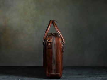 レザー バインダー ブラウン　satchel & page Brown Leather Zippered Briefcase - Satchel & Page Men's
