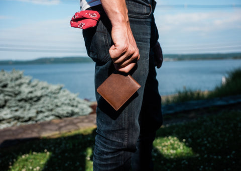 slim brown leather bifold wallet 